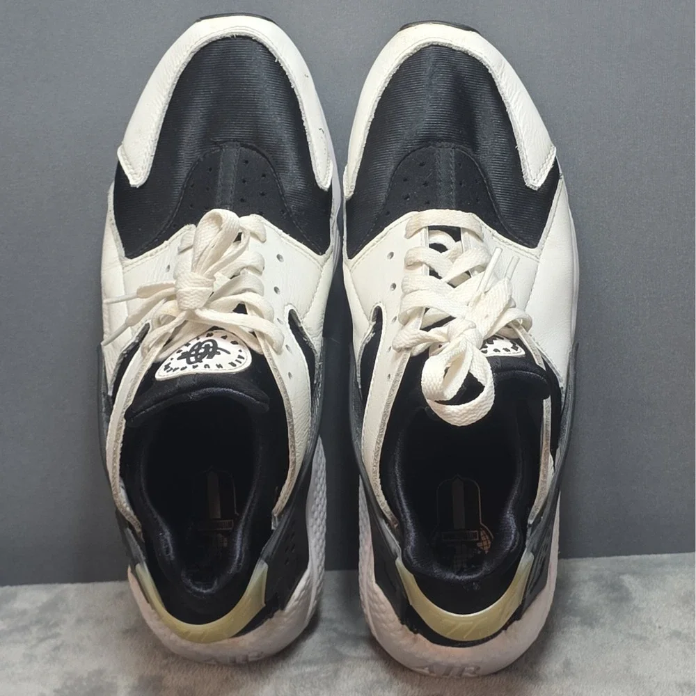 Size 9.5 - Nike Air Huarache OG Orca